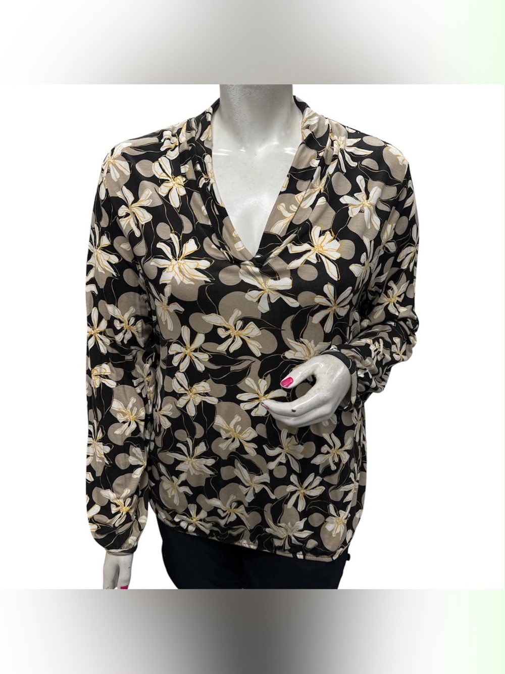 Olsen V-Neck Floral Blouse in Black & Cream Size XL